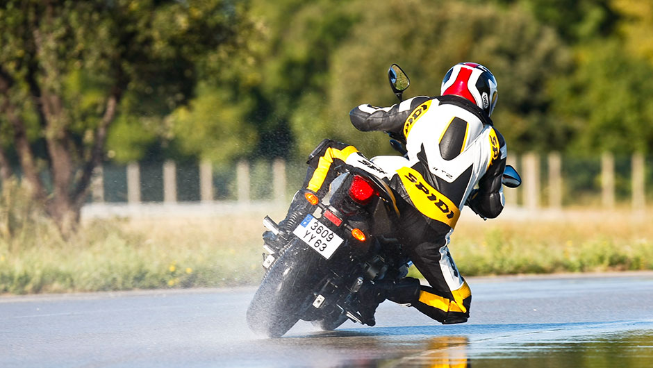 Michelin Pilot Road 3 (2)